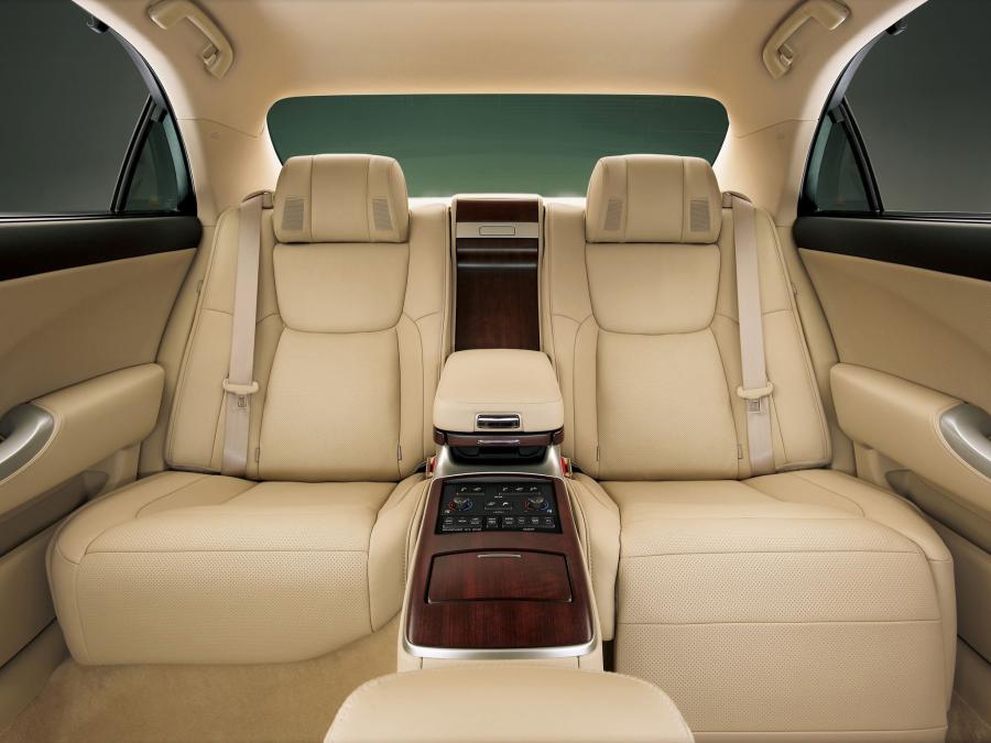 Toyota Crown Majesta 2009 года  (фото 8 из 21)